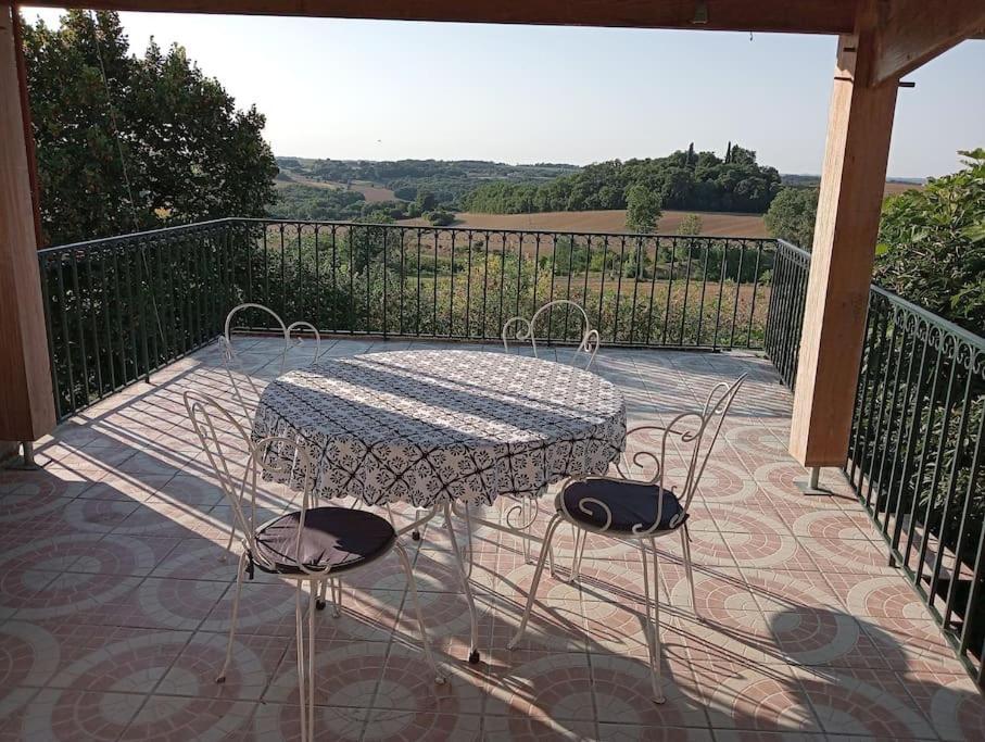 Maison De Village Avec Superbe Vue Cuq  ภายนอก รูปภาพ