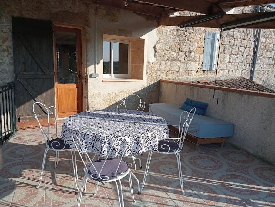 Maison De Village Avec Superbe Vue Cuq  ภายนอก รูปภาพ